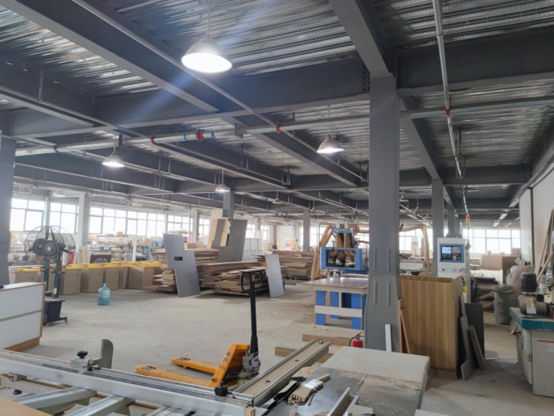 西安典致家具工廠監(jiān)控系統(tǒng)安裝中，感謝信任！