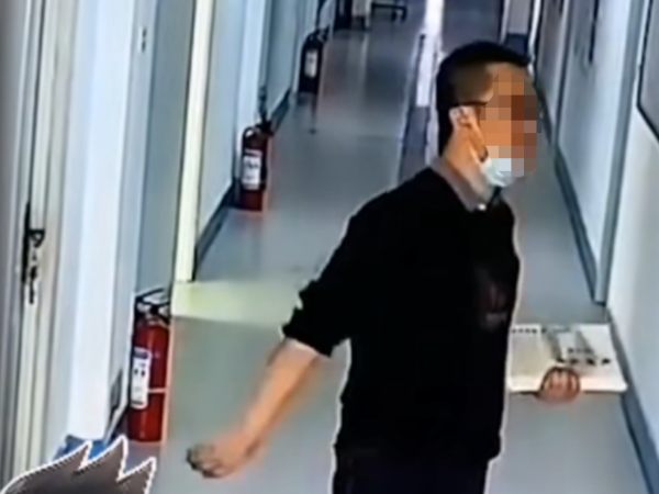 學(xué)校視頻監(jiān)控系統(tǒng)記錄下的他笑了，你呢？