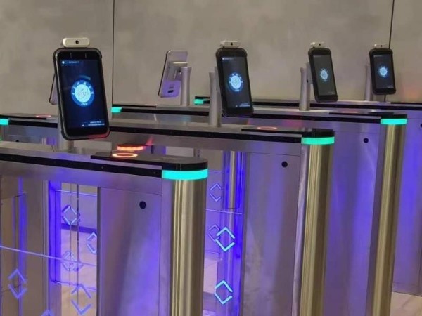 都已經(jīng)到了人臉識(shí)別門禁時(shí)代了，你還在用傳統(tǒng)門禁嗎？